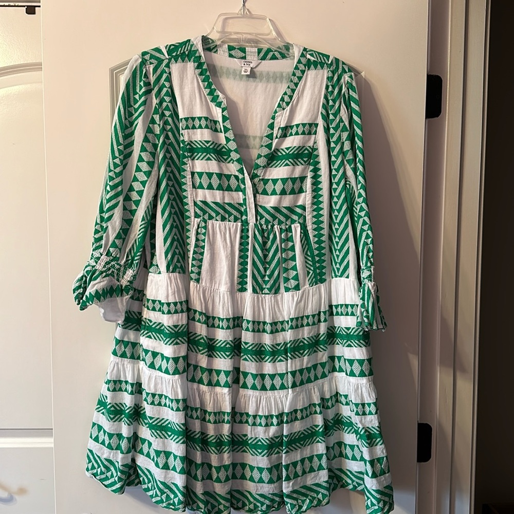 Crown & Ivy dress